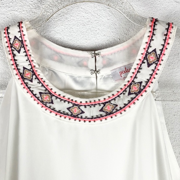 PIXLEY | 💐Beaded Neckline Loose Sleeveless Blouse Top - Picture 3 of 8